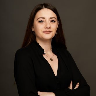 Clemene Berne avocat distribution simon associes carre e1774882586801 - BERNE Clémence