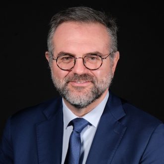 romain grau avocat associe fiscalite simon associes carre e1750756520142 - GRAU Romain