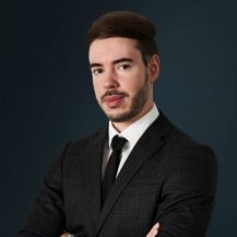 Photo Arthur SUSPENE 2 scaled e1763122120418 217x217 - Collaborateurs